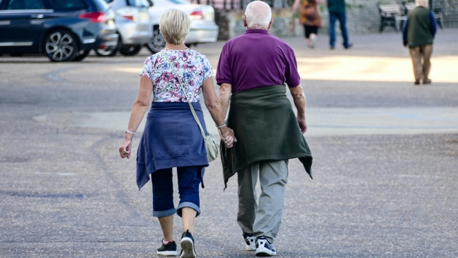 Vecrīgā iet divi seniori