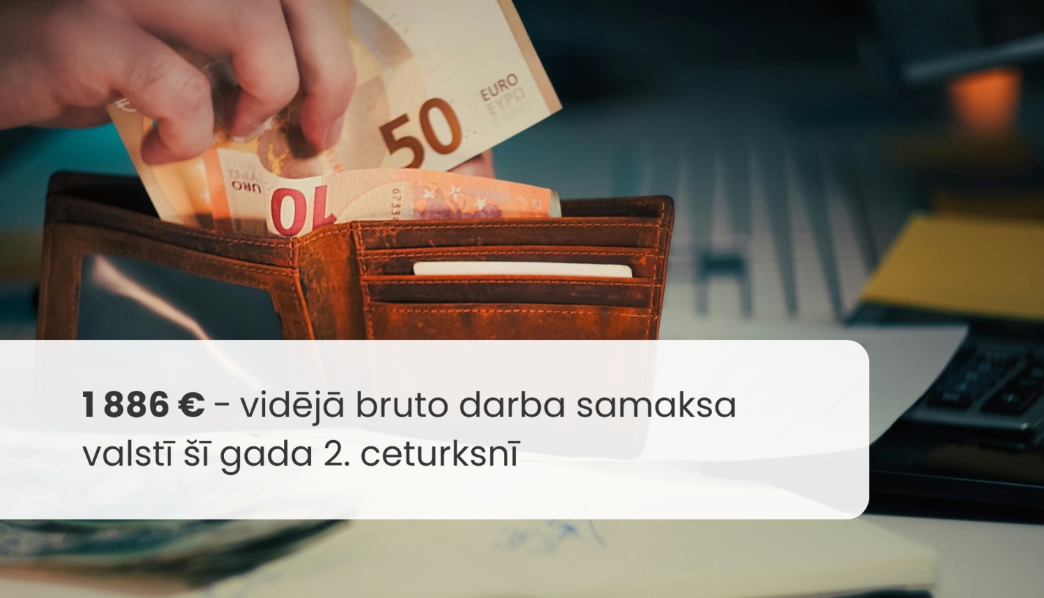 Naudas maks ar euro naudas zīmēm