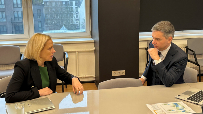 VID ģenerāldirektore Baiba Šmite-Roķe un Centrālā statistikas pārvaldes priekšnieks Raimonds Lapiņš