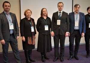 Attēls ar klātienē esošajiem semināra dalībniekiem
